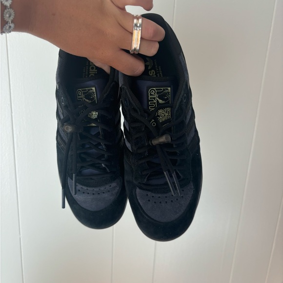 Adidas Arnold sneakers black and blue mens size 6.5 women’s size 8 - Picture 4 of 9